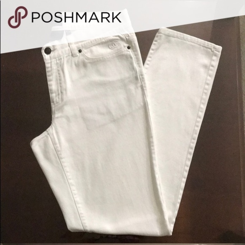 Queen Collection white denim jeans